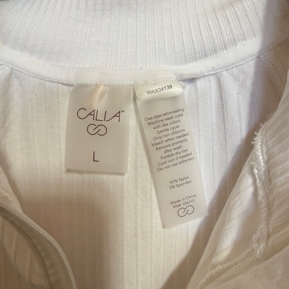 CAlia White Zip-Up Top - Picture 5 of 6